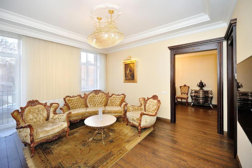 Luxury Old Town Apartment Kaunas Exterior photo